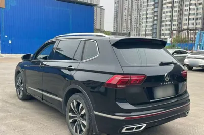 Volkswagen Tiguan L 2022, 60900 км, за 20104 USD