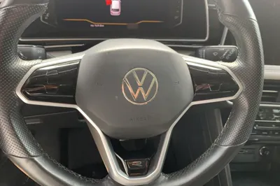 Volkswagen Tiguan L 2022, 60900 км, за 20104 USD - фото 7