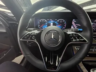 Mercedes-Benz E-Class 2022, 20897 км, за 28622.44 USD - фото 12