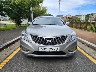 Hyundai Grandeur 2014, 93000 км, за 3875.46 USD