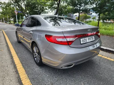 Hyundai Grandeur 2014, 93000 км, за 3875.46 USD