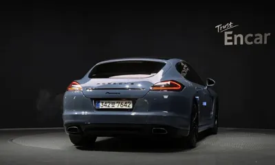 Porsche Panamera 2011, 135841 км, за 17669.46 USD