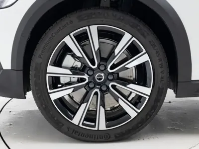 Volvo V60 2025, 1320 км, за 33149.53 USD