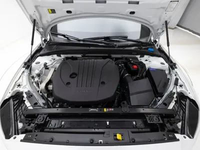 Volvo V60 2025, 1320 км, за 33149.53 USD - фото 6