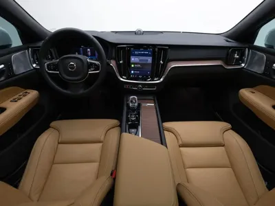 Volvo V60 2025, 1320 км, за 33149.53 USD - фото 7