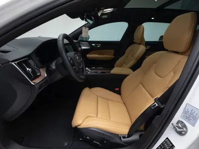 Volvo V60 2025, 1320 км, за 33149.53 USD - фото 9