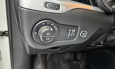 Jeep Cherokee 2018, 93013 км, за 5219.69 USD - фото 17