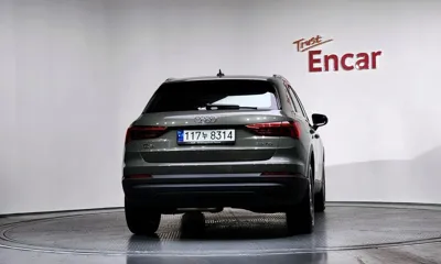 Audi Q3 2023, 42543 км, за 28145.67 USD
