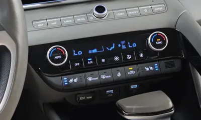 Hyundai Avante 2023, 21362 км, за 17451.32 USD - фото 28