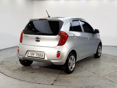 Kia Morning 2012, 117000 км, за 1302.34 USD