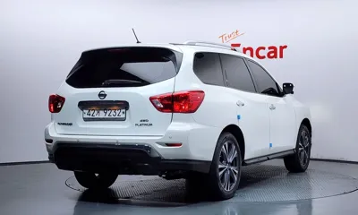 Nissan Pathfinder 2017, 122640 км, за 8262.83 USD