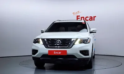 Nissan Pathfinder 2017, 122640 км, за 8262.83 USD
