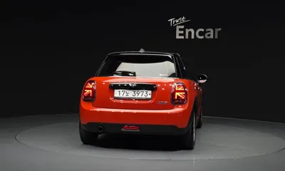 MINI Cooper 2019, 99282 км, за 6761.19 USD