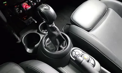 MINI Cooper 2019, 99282 км, за 6761.19 USD - фото 9