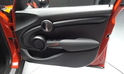 MINI Cooper 2019, 99282 км, за 6761.19 USD - фото 24
