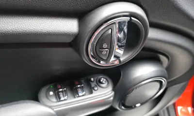 MINI Cooper 2019, 99282 км, за 6761.19 USD - фото 28