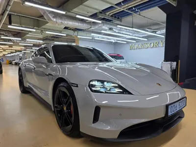 Porsche Taycan · 2025 год