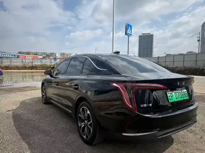Hongqi Hongqi E-QM5 2023, 93000 км, за 9683.95 USD