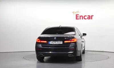BMW 5-Series 2022, 26844 км, за 26423.82 USD