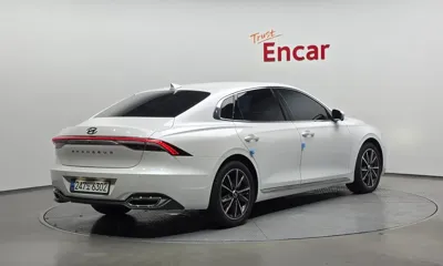 Hyundai Grandeur 2022, 39275 км, за 17486.83 USD