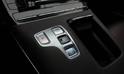Hyundai Grandeur 2021, 24237 км, за 16148.98 USD - фото 9