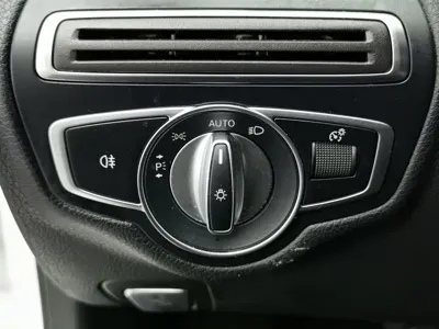 Mercedes-Benz C-Class 2018, 87700 км, за 11020.98 USD - фото 21
