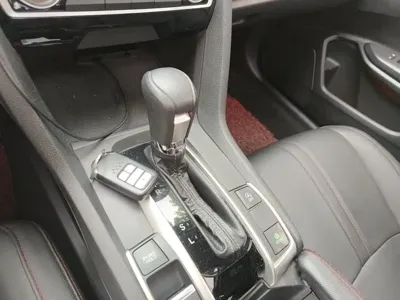 Honda Civic 2018, 54600 км, за 9414.58 USD - фото 7