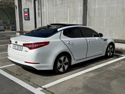 Kia K5 2013, 114155 км, за 3675.99 USD