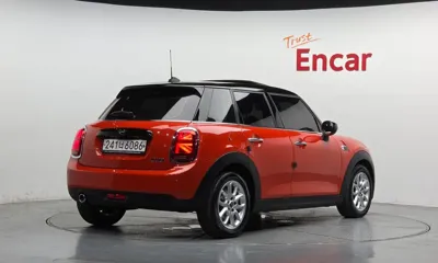 MINI Cooper 2021, 91184 км, за 11694.72 USD