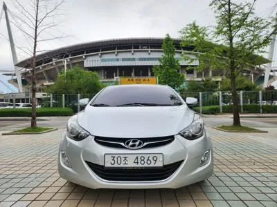 Hyundai Avante 2014, 179000 км, за 2593.77 USD