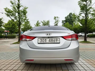 Hyundai Avante 2014, 179000 км, за 2593.77 USD