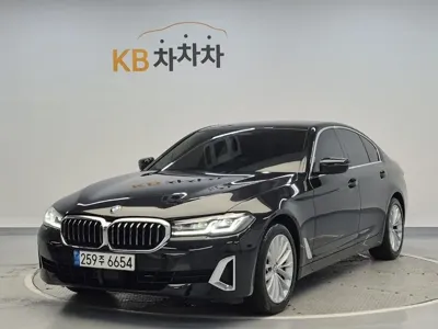 BMW 5-Series · 2022 год