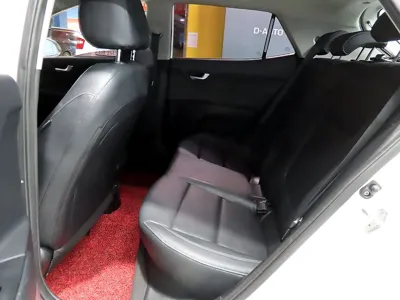 Kia Stonic 2018, 91772 км, за 6381.45 USD - фото 7