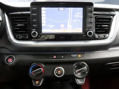 Kia Stonic 2018, 91772 км, за 6381.45 USD - фото 12