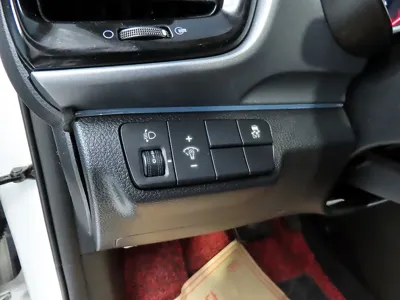 Kia Stonic 2018, 91772 км, за 6381.45 USD - фото 15