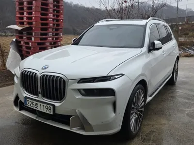 BMW X7 · 2025 год