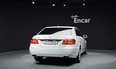 Mercedes-Benz E-Class 2013, 203103 км, за 3575.37 USD