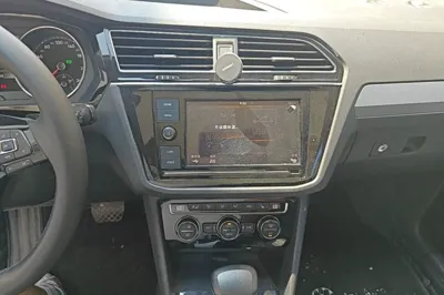 Volkswagen Tiguan L 2018, 49300 км, за 12339 USD - фото 12