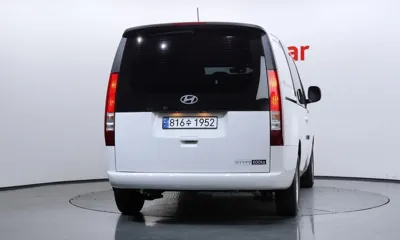 Hyundai Staria 2025, 40006 км, за 14651.29 USD