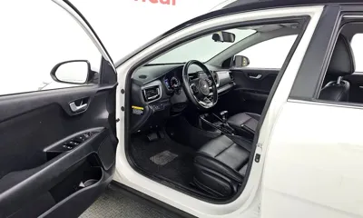 Kia Stonic 2018, 118759 км, за 6144.7 USD - фото 10