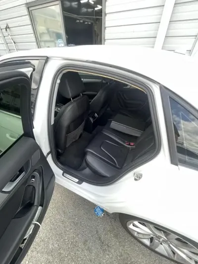 Audi A4 2014, 77372 км, за 4225.44 USD