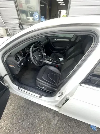 Audi A4 2014, 77372 км, за 4225.44 USD
