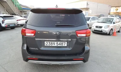 Kia Canival 2018, 179517 км, за 5417.9 USD
