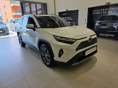 Toyota RAV4 · 2025 год