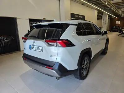 Toyota RAV4 2025, 4429 км, за 31180.26 USD