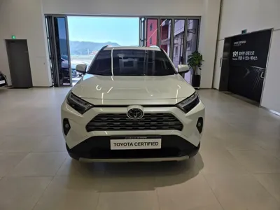 Toyota RAV4 2025, 4429 км, за 31180.26 USD