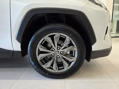 Toyota RAV4 2025, 4429 км, за 31180.26 USD