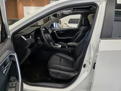 Toyota RAV4 2025, 4429 км, за 31180.26 USD - фото 10