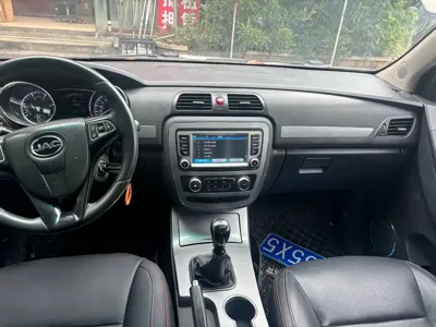 JAC JAC T6 2016, 80000 км, за 2917.38 USD