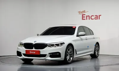 BMW 5-Series · 2017 год